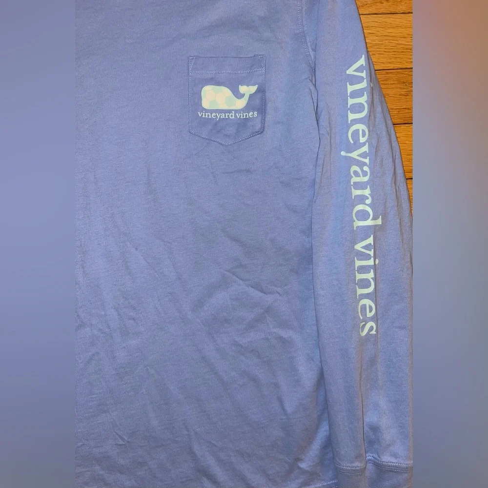 VINEYARD VINES Blue Soccer Whale Long Sleeve Pocket T-Shirt Women’s XS - Picture 4 of 5
